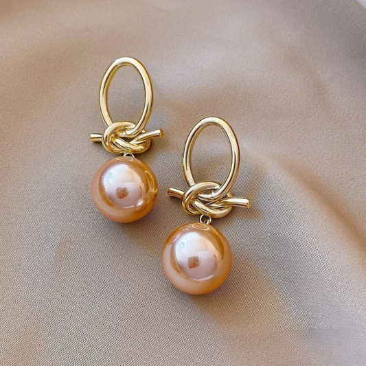 Pendientes largos con perla y nudo, vista 2