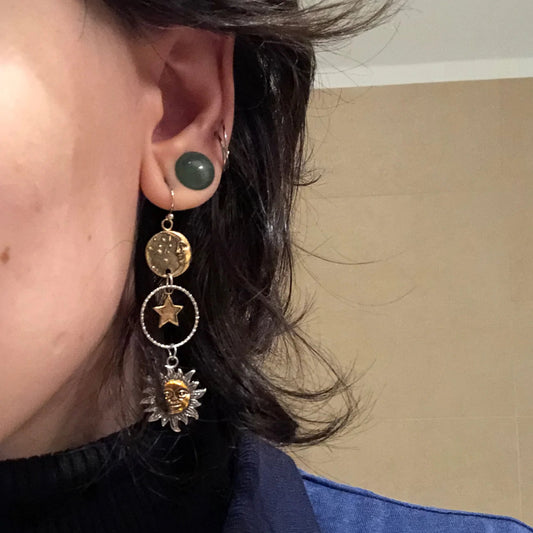 Pendientes largos de sol y luna, vista 2