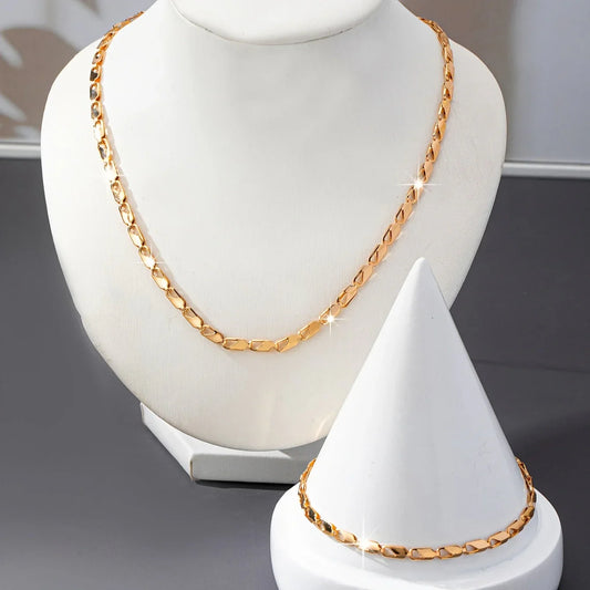 Conjunto de collar y pulsera dorados, vista 2