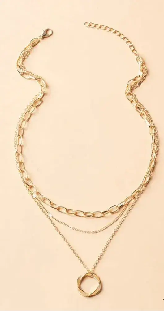 Collar dorado de capas con colgante, vista 3