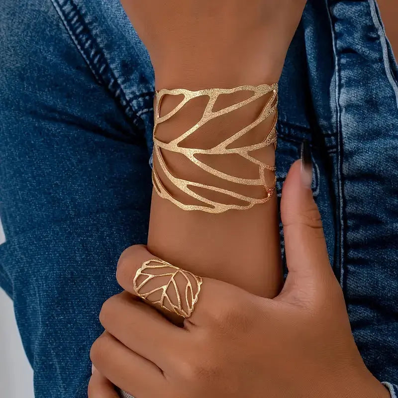 Brazalete rígido vintage con hoja