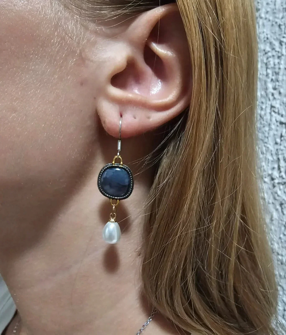 Pendientes vintage con piedra azul, vista 3