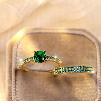 Set de dos anillos dorados con piedra verde, vista 3