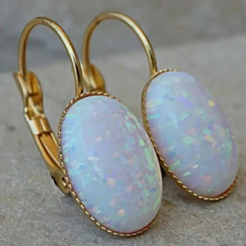 Pendientes vintage con piedra opalina blanca