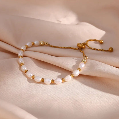 Pulsera con perlas y cadena