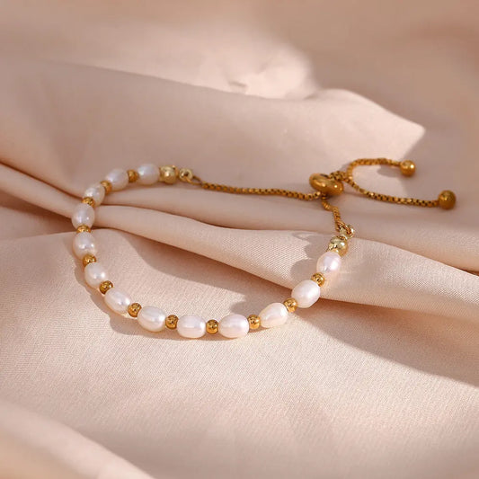 Pulsera con perlas y cadena