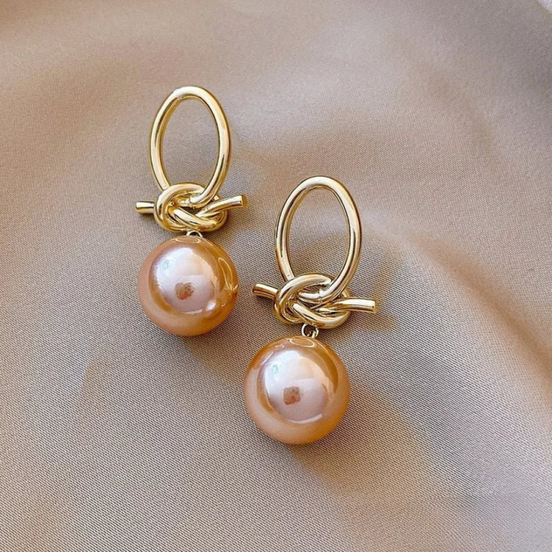 Pendientes largos con perla y nudo, vista 2