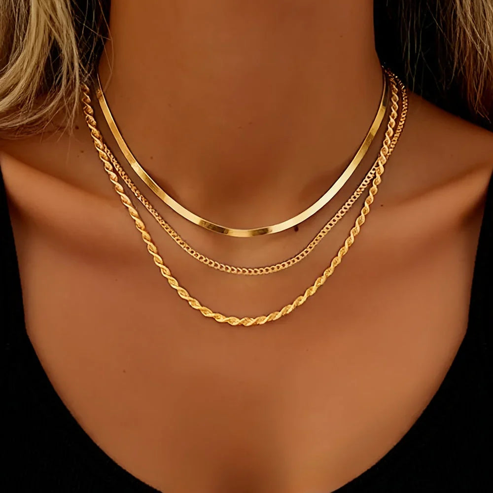 Collar dorado de varias vueltas, vista 2