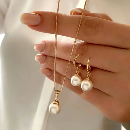 Conjunto de collar y pendientes de perla, vista 2