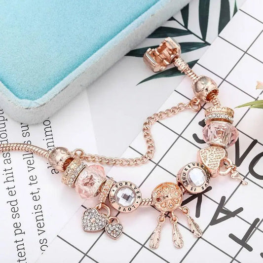 Pulsera de atrapasueños rosa con abalorios