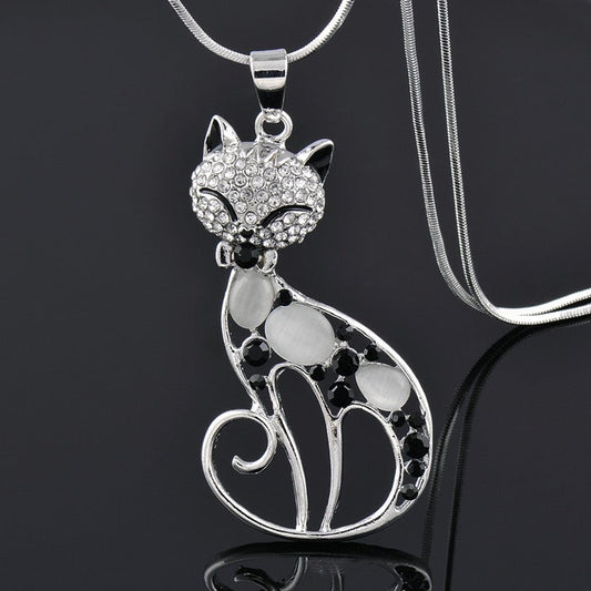 Collar plateado de gatos