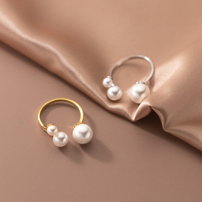 Anillo abierto con tres perlas, vista 3