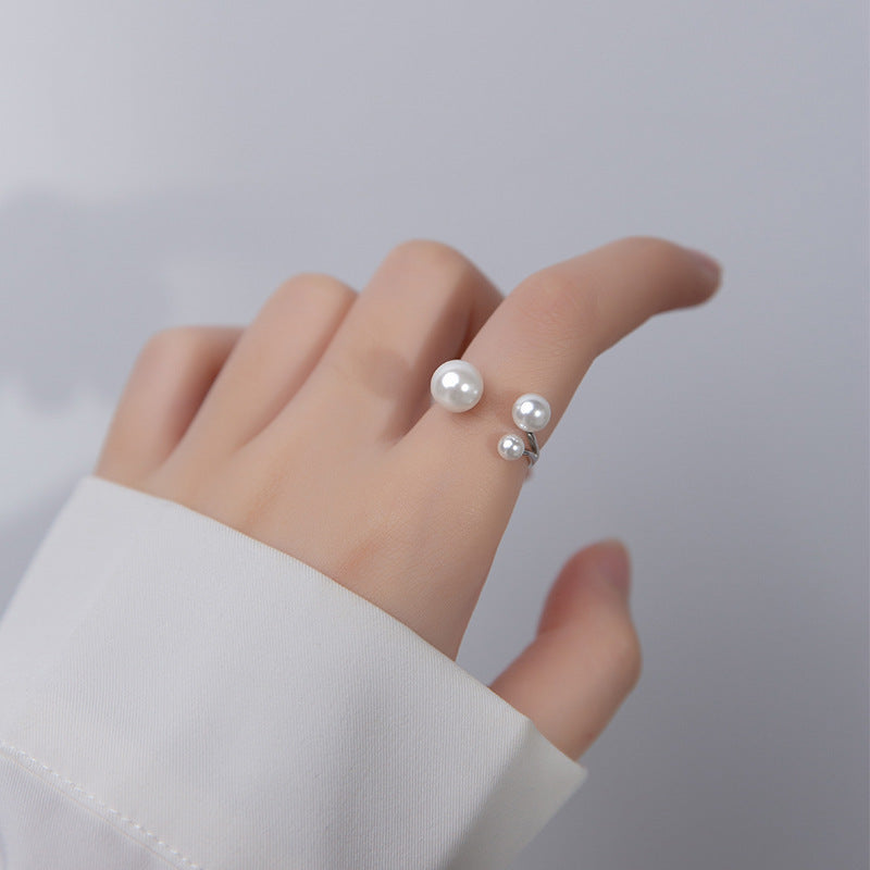 Anillo abierto con tres perlas, vista 4