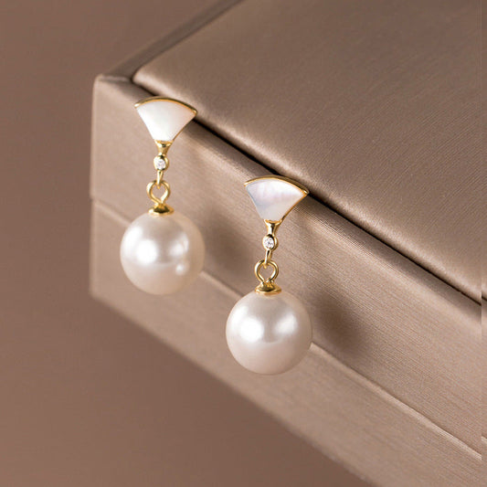 Pendientes plateados con perla