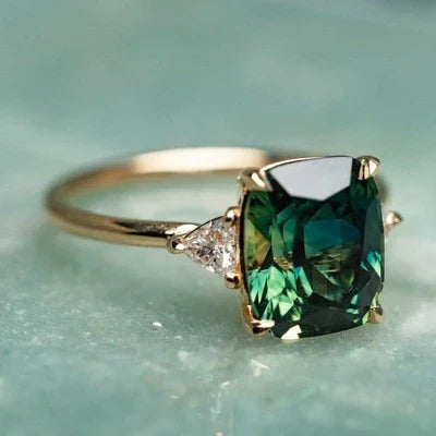Anillo dorado vintage con piedra, vista 2