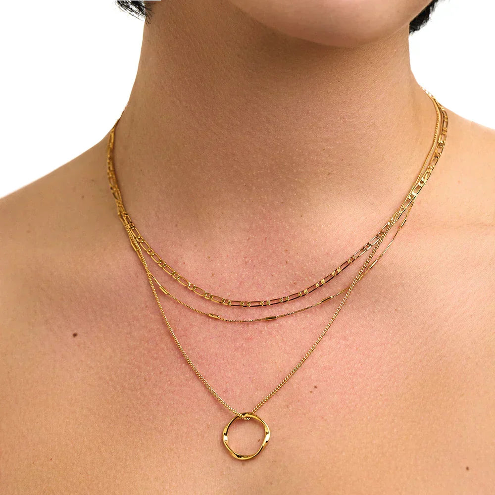 Collar dorado de tres aros abierto, vista 4
