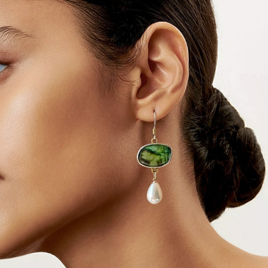 Pendientes vintage plateados con piedras, vista 2