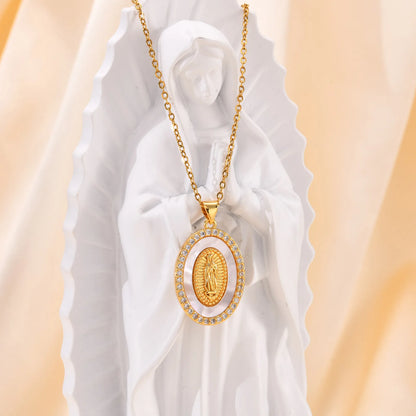 Collar con medalla ovalada de la Virgen dorada, vista 5