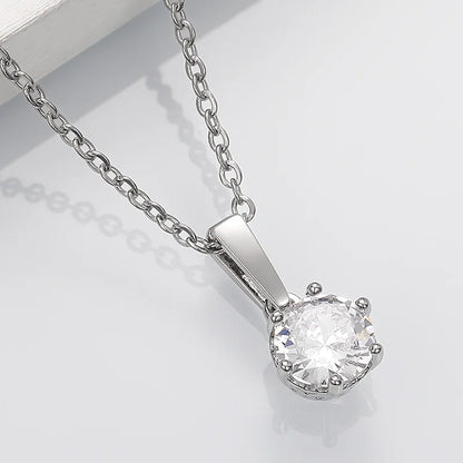 Collar con colgante de circonita