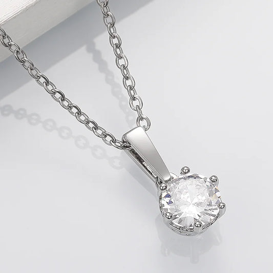 Collar con colgante de circonita
