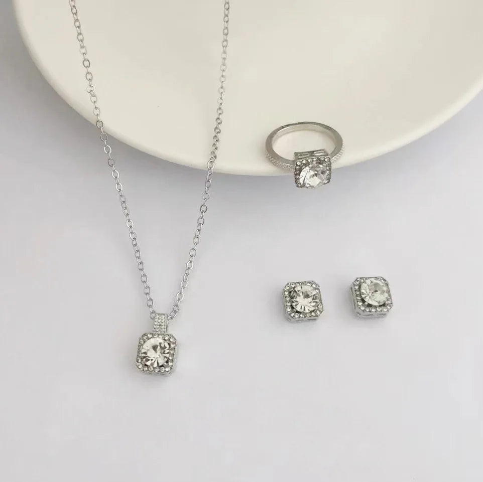 Conjunto de joyas cuadradas con circonitas, vista 2