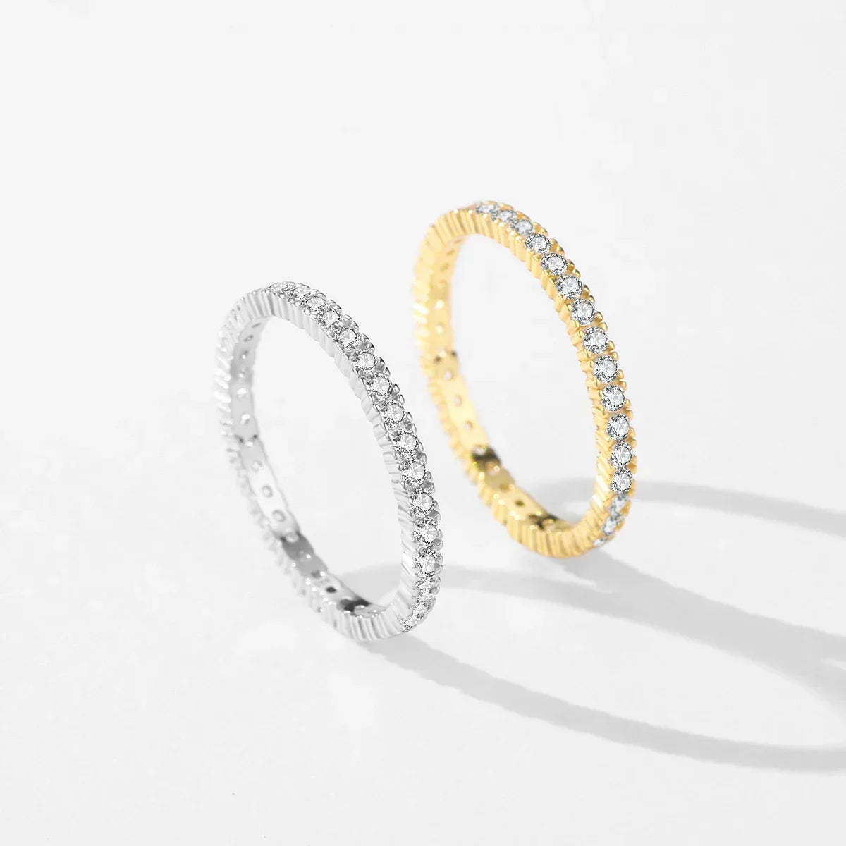 Anillo fino de circonitas, vista 2