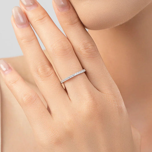 Anillo fino de circonitas