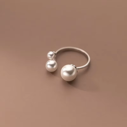 Anillo abierto con tres perlas, vista 2