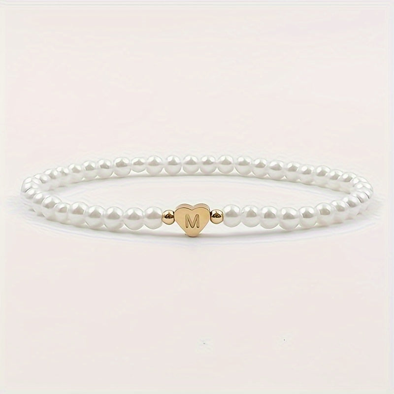 Pulsera de perlas con inicial en corazón, vista 7