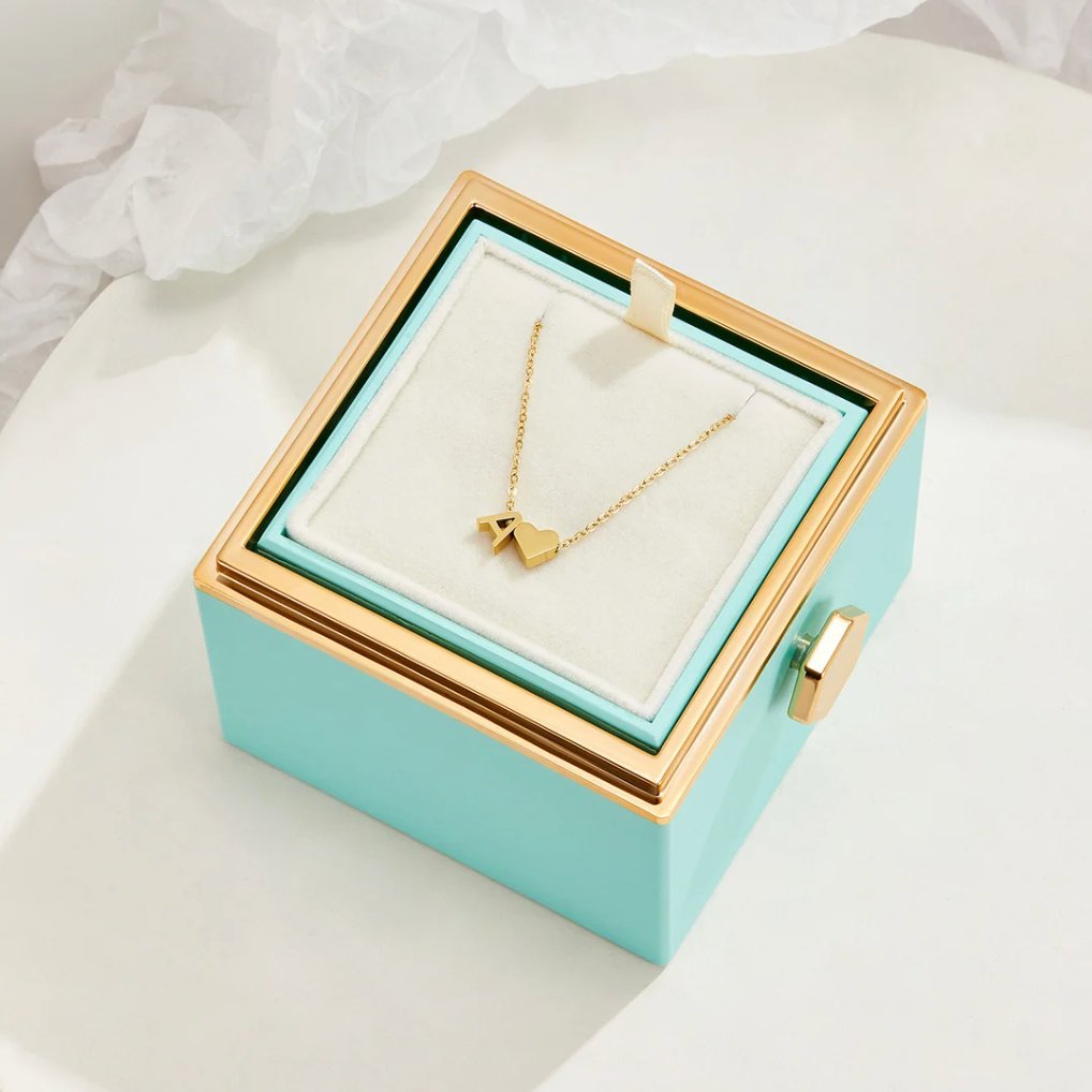 Collar con inicial y colgante de corazón, vista 4