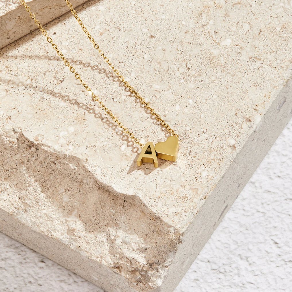 Collar con inicial y colgante de corazón, vista 5