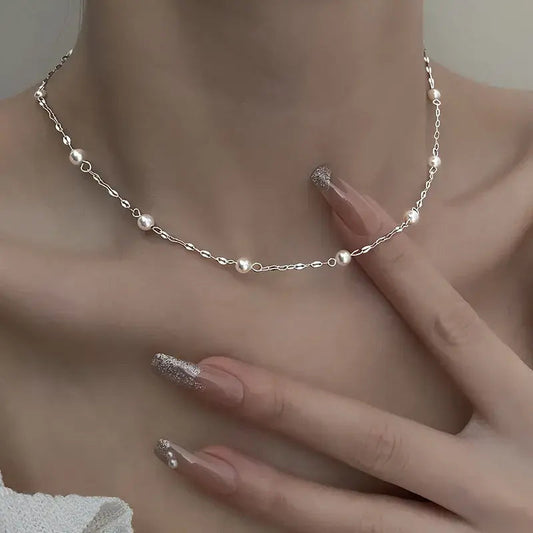 Collar fino con perlas