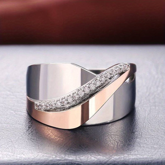 Anillo rosado con circonitas