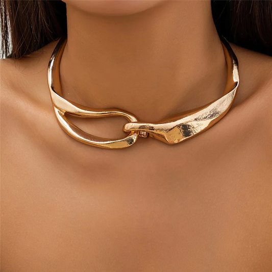 Collar rígido dorado abierto