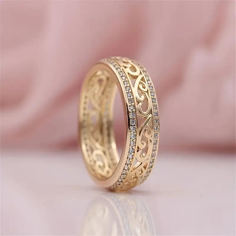 Anillo dorado calado, vista 2