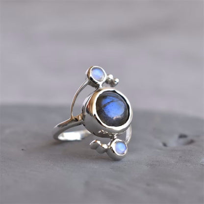 Anillo plateado con piedra turquesa, vista 2