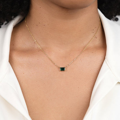 Collar fino con piedra verde, vista 2