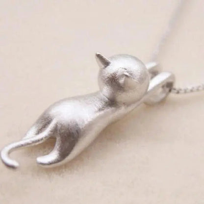 Collar con gatito plateado