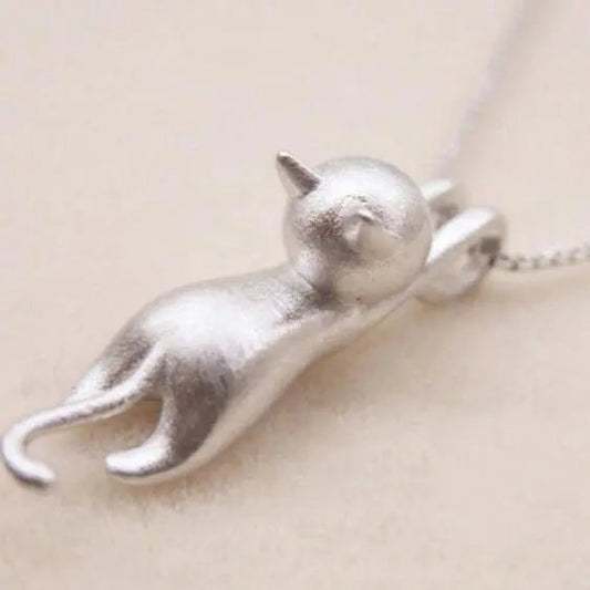 Collar con gatito plateado
